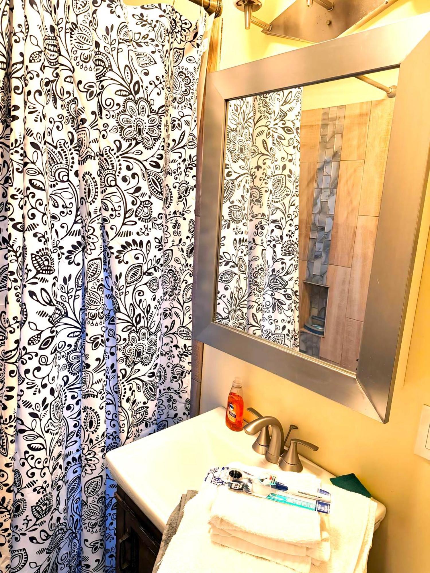 Fully Equipped Cozy 4/5 Br Apartment ชิคาโก ภายนอก รูปภาพ