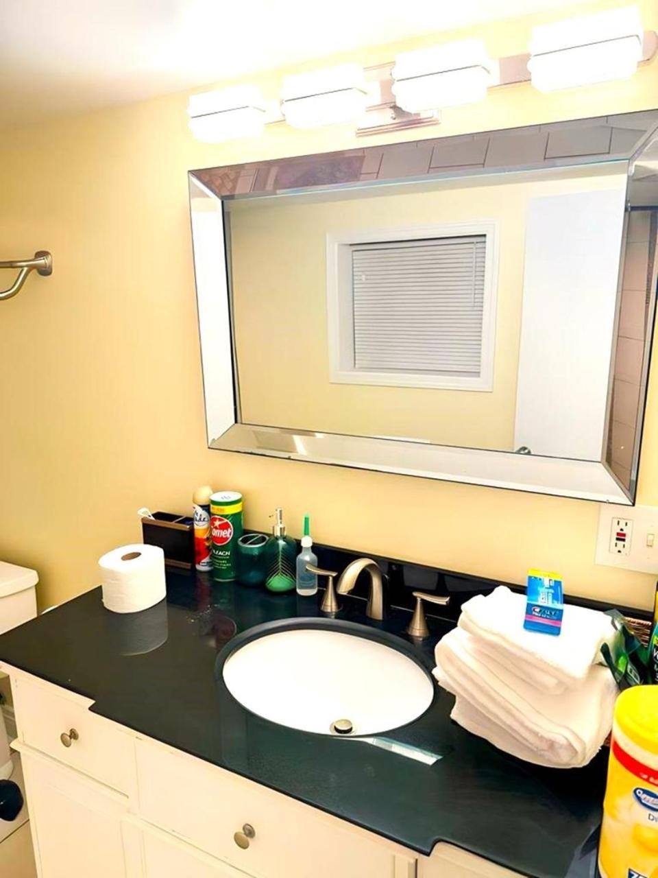 Fully Equipped Cozy 4/5 Br Apartment ชิคาโก ภายนอก รูปภาพ
