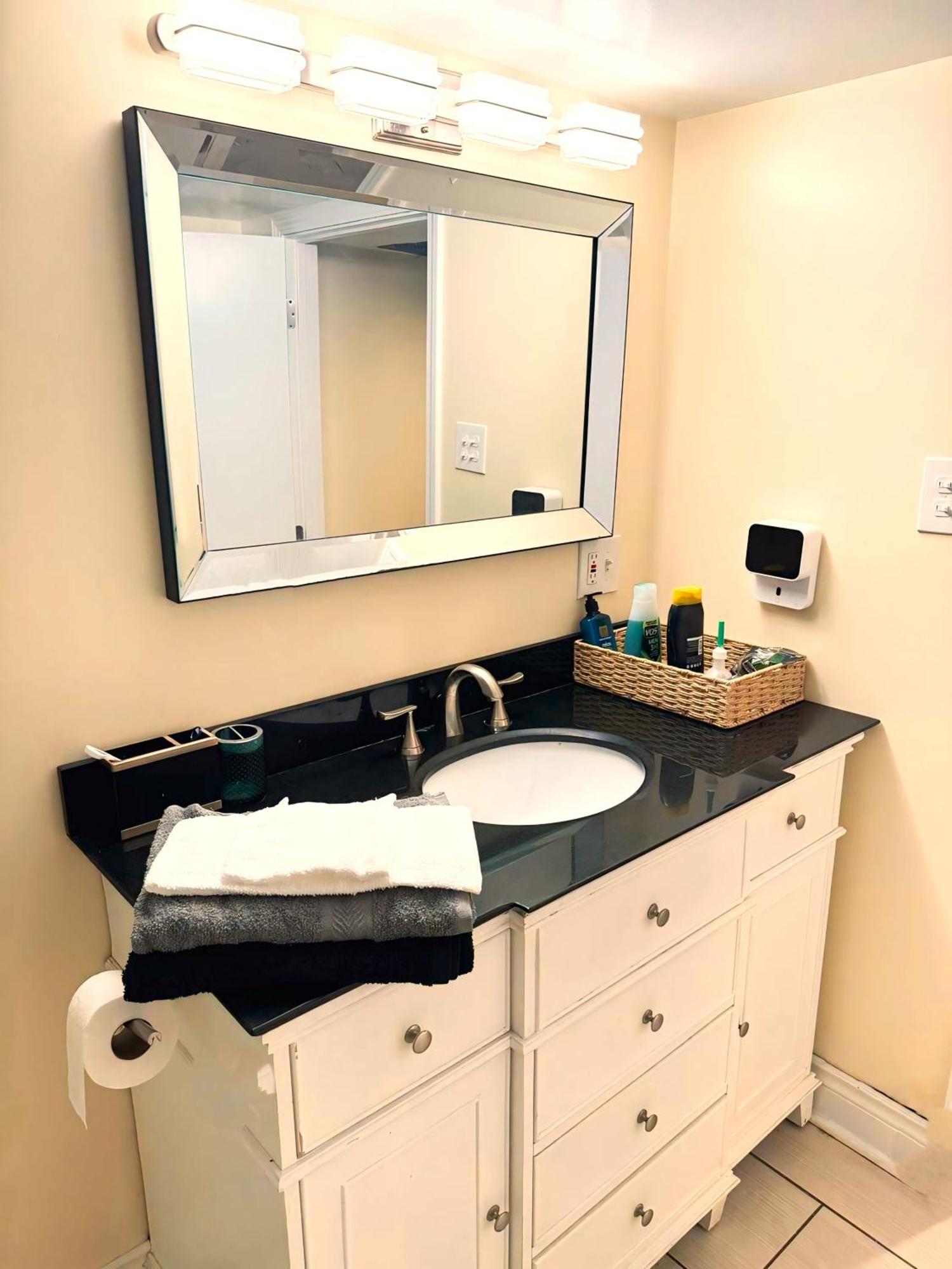 Fully Equipped Cozy 4/5 Br Apartment ชิคาโก ภายนอก รูปภาพ